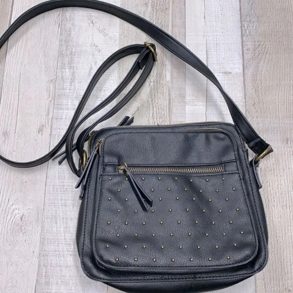 Faux leather crossbody purse with lots of compartments